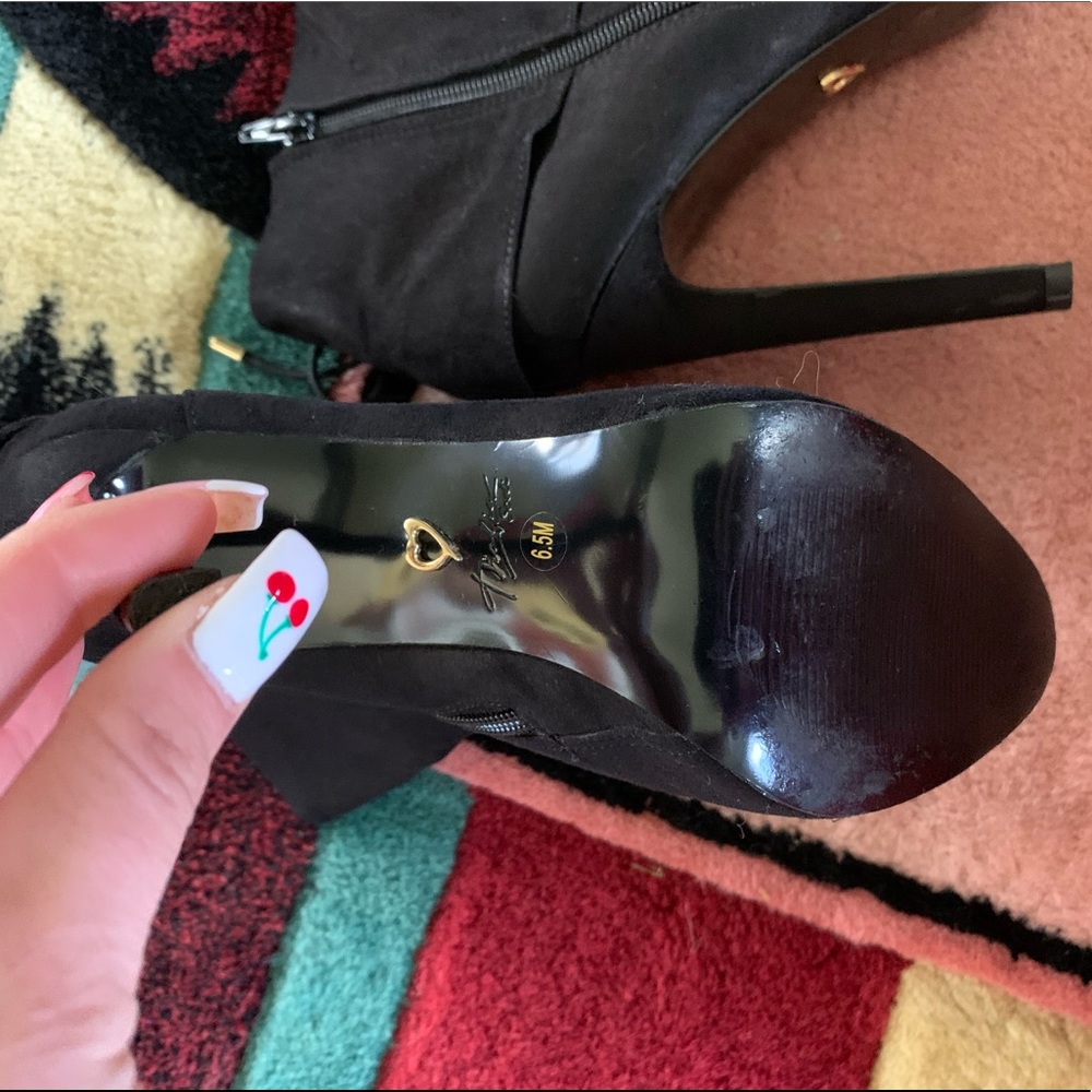 Booty heels - Picture 5 of 5